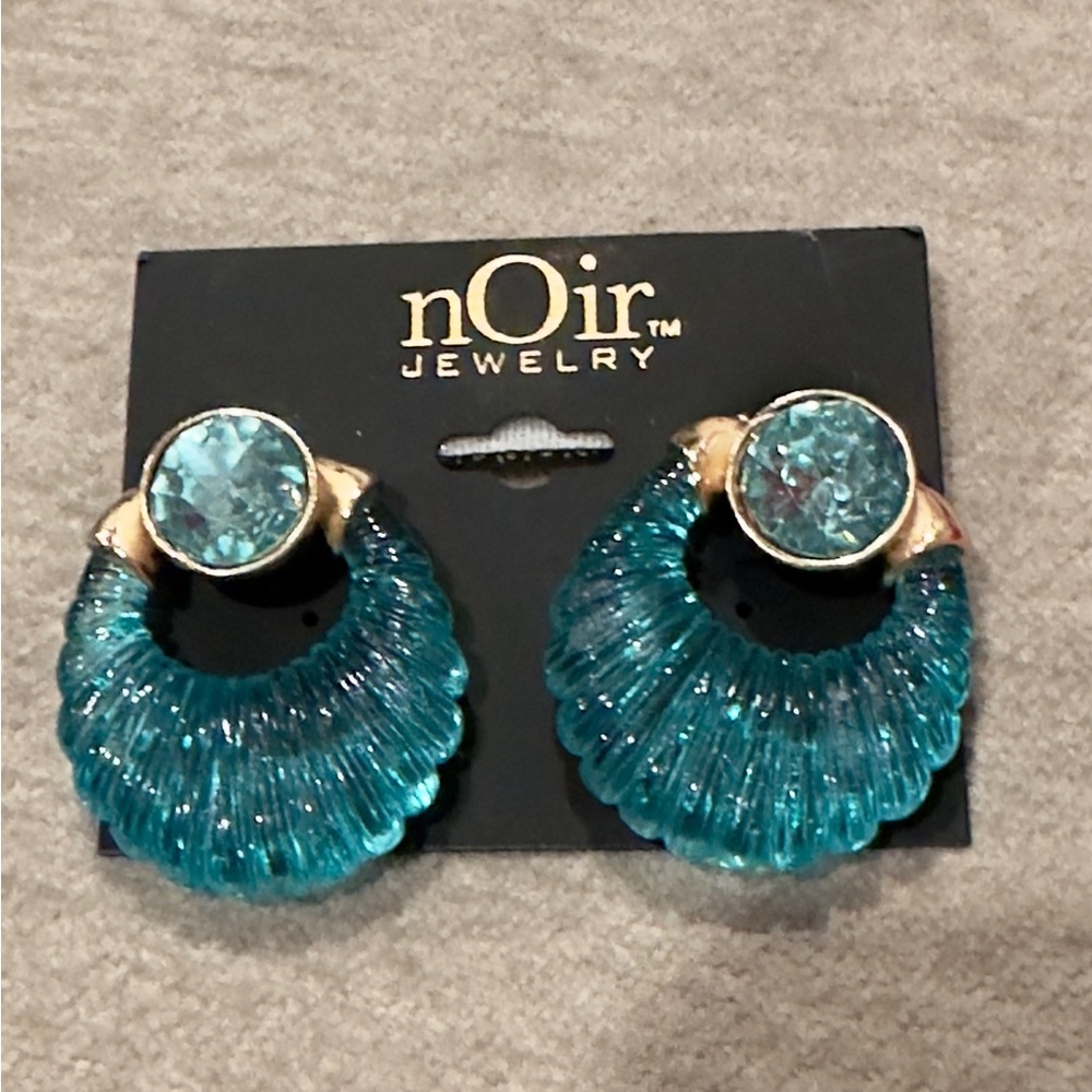 Noir earrings